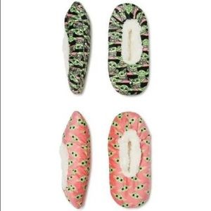 STAR WARS MANDALORIAN FUZZY SLIPPER SOCKS